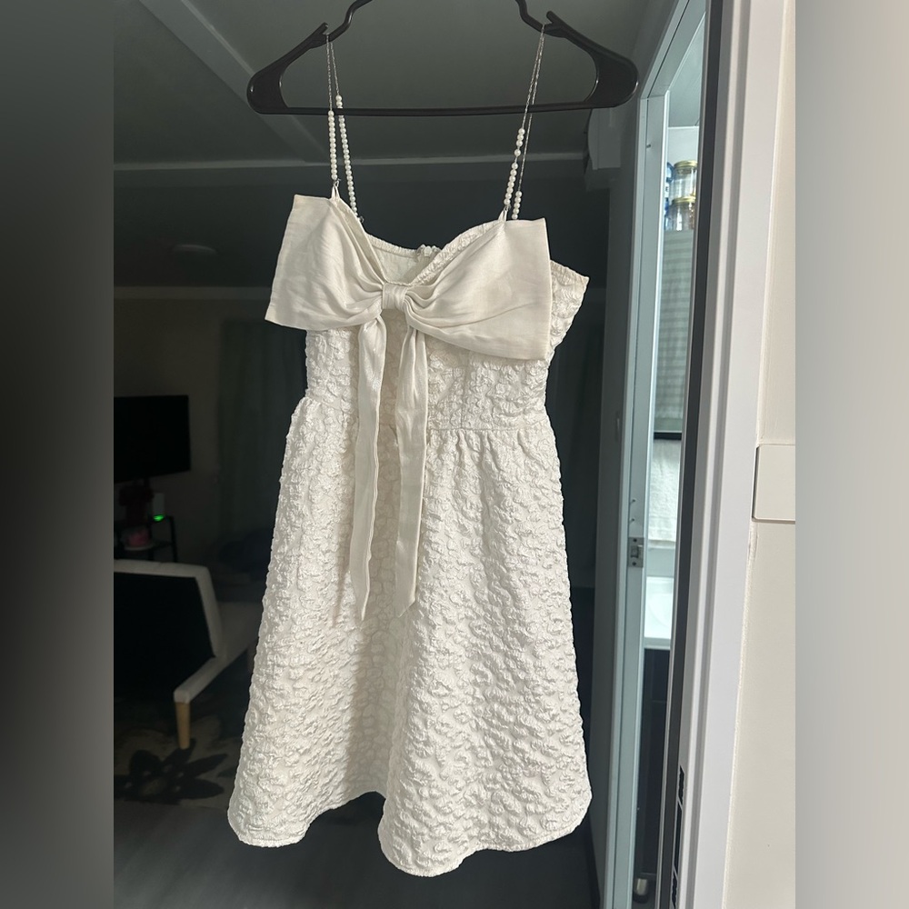 Elegant White Bow Dress